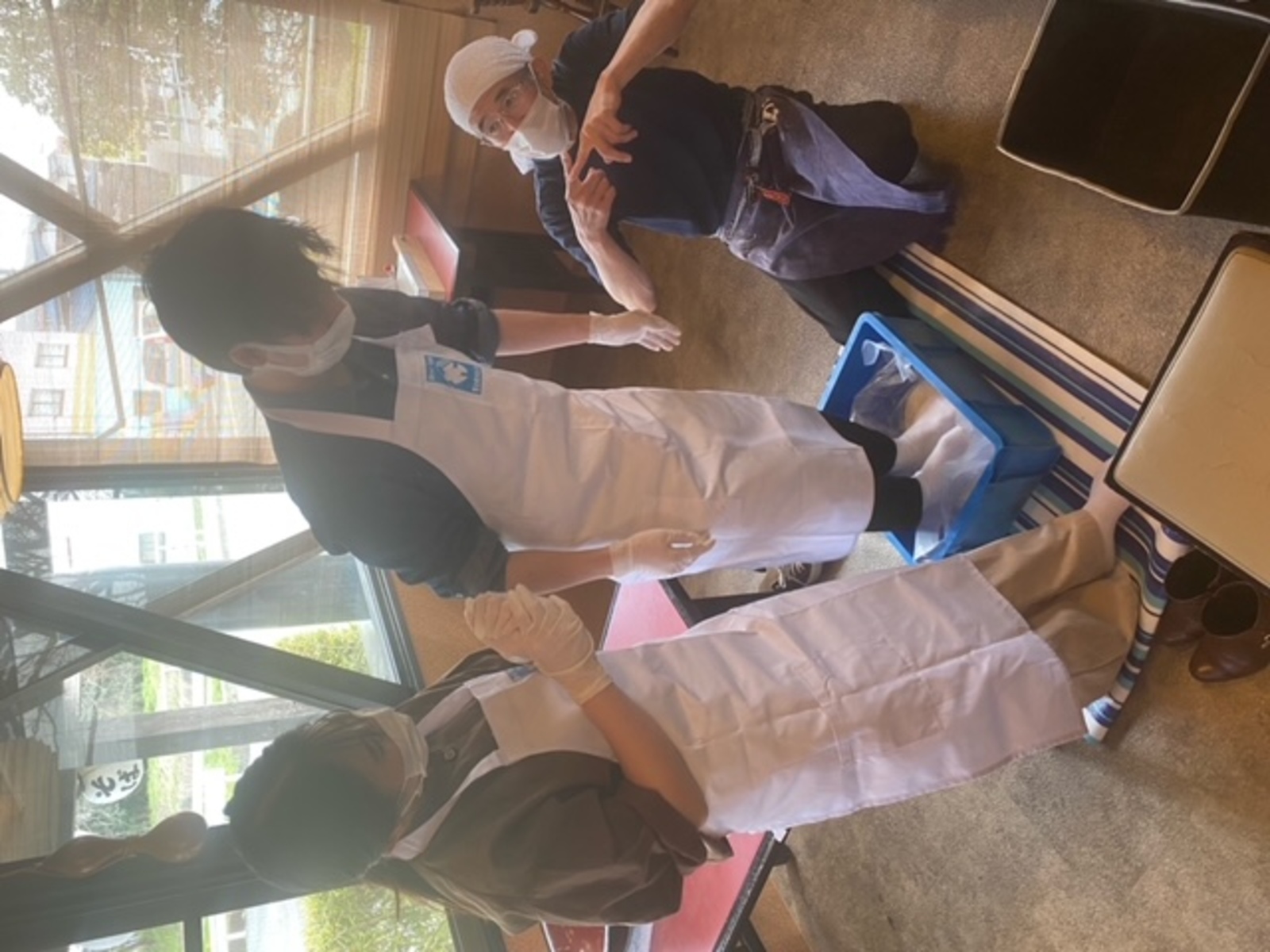 まずは粉からこね、足踏みしてコシを出していきます