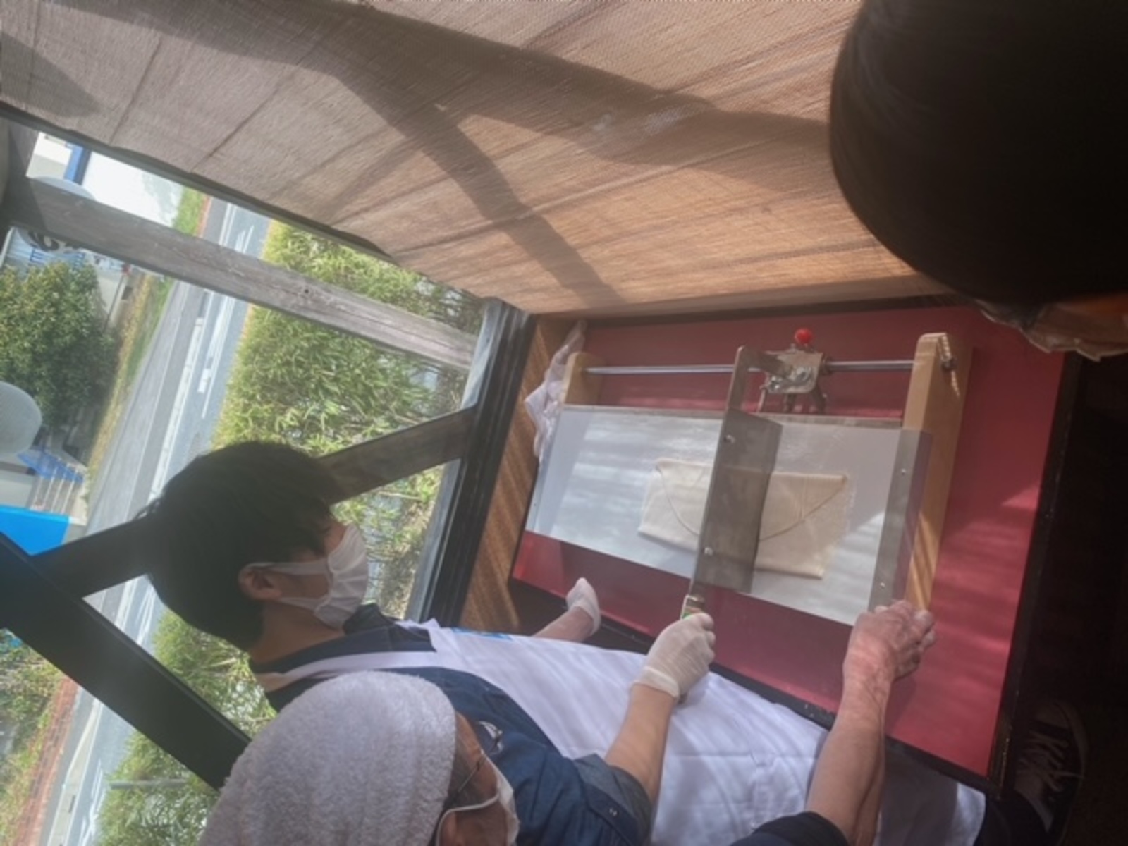 包丁で切っていきます