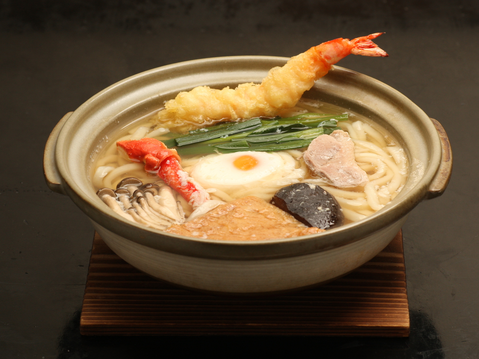 江頭さんのオススメは、鍋焼きうどん