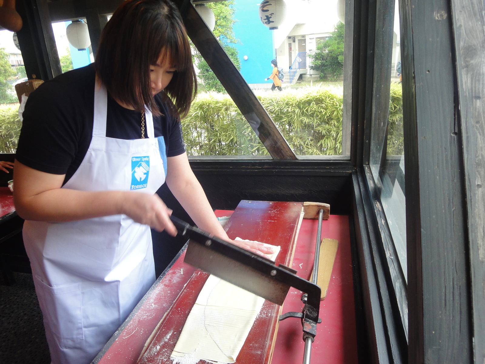 見事な包丁さばき